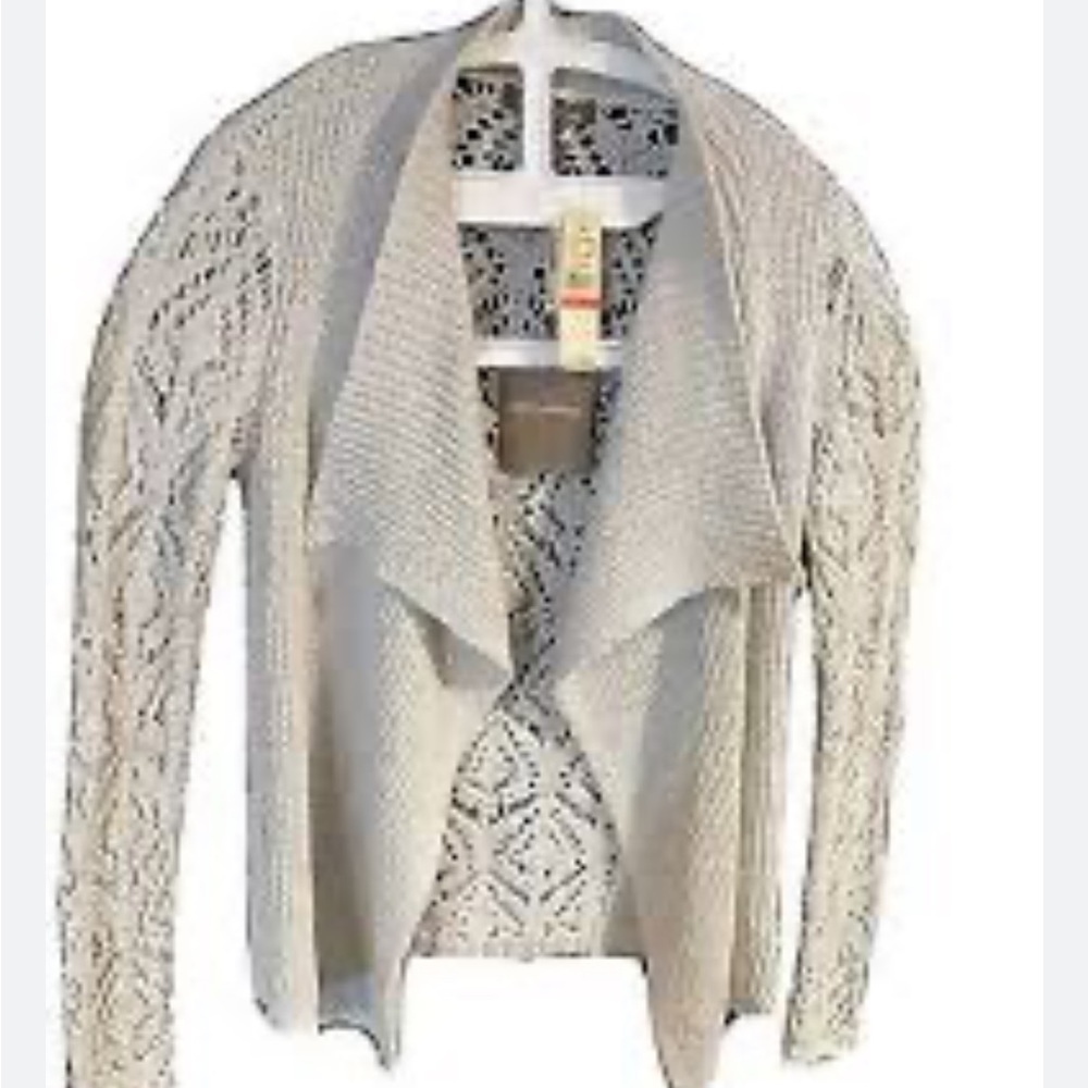 Tommy Bahama sweater. Perfect for those chilly evenings !